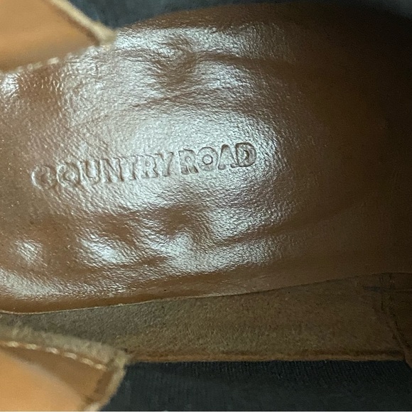 Country Road Black Leather Chelsea Ankle Boots - Picture 7 of 12